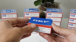 Trên tay vòng bi 6205 SKF chính hãng